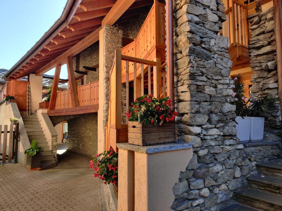 Au Fond Du Bourg Apartment Aosta Exterior photo